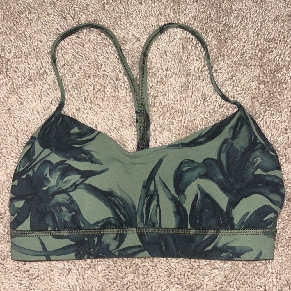 lululuemon flow y sports bra